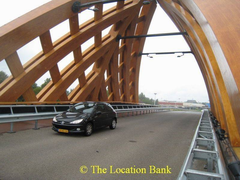 Moderne houten brug