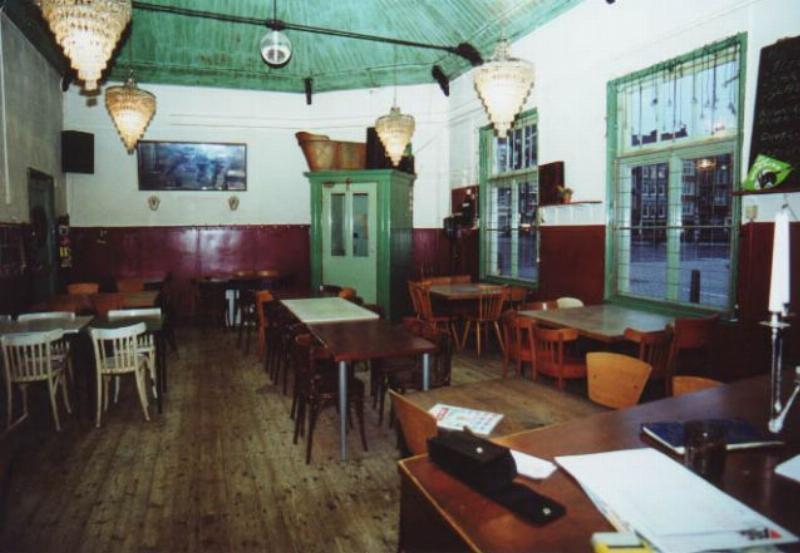 Restaurant / Koffiehuis / diner, Voormalig gekraakt restaurant.