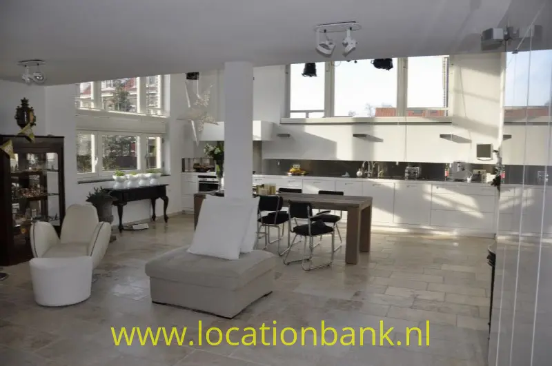 Ruime industriele Loft met open keuken