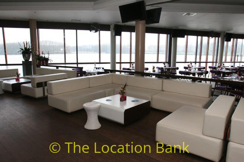 Lounge club