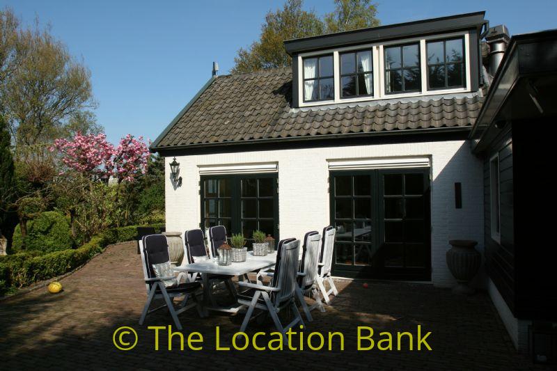 losstaand huis of villa in de Natuur met grote tuin