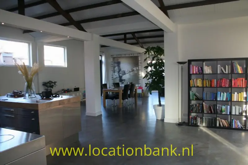 Woonkamer met open keuken