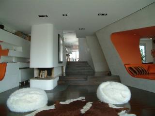 Location 385