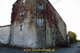 Oud huis op frans platte land