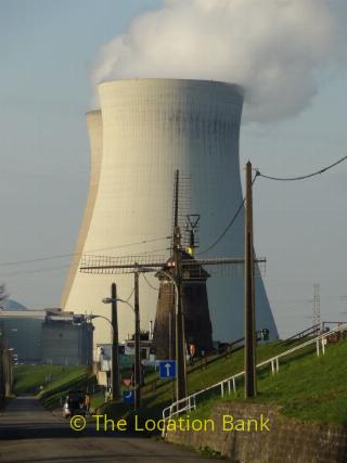 Windmolen en fabriek