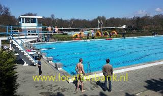 50 meter bad met hoge duikplank