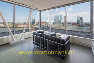 Studio en kantoor met uitzicht over Rotterdam en de erasmusbrug