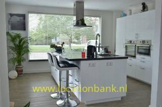 keuken met modern kookeiland