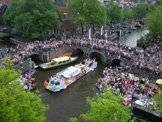 kruising grachten (weer gaypride)