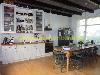 offene K&uuml;che mit dining table