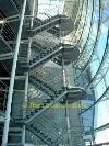 Hichtec B&uuml;ro building mit beautifull Treppe und glass elevator