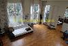 spacious Wohnzimmer