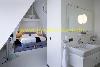 Badezimmer und Schlafzimmer