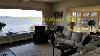 Wohnzimmer mit waterview
