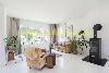 Wohnzimmer mit Weise Boden