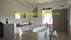 Ger�umige Badezimmer in Italien
