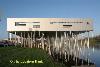 Moderne Alluminum building on stelts modern architecture