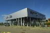 Moderne Alluminum building on stelts modern architecture