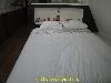 Schlafzimmer mit Badezimmer in Dachboden