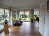 spacious Wohnzimmer