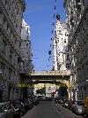 Street mit alte Br&uuml;cke