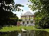 Villa mit pond