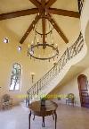 entry und Flur mit Treppe